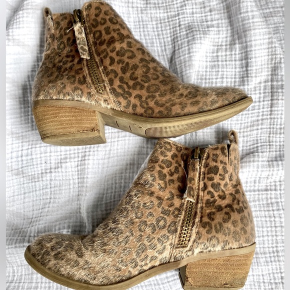 Very G cheetah booties - Picture 2 of 4